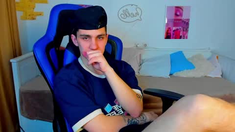 Snapshot of frank_mooree chatting on 28, 2, 2025 Frank online show from 28, 2, 2025