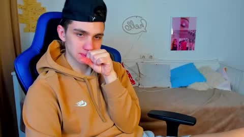 Snapshot of frank_mooree chatting on 6, 3, 2025 Frank online show from 6, 3, 2025