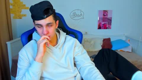 Snapshot of frank_mooree chatting on 11, 3, 2025 Frank online show from 11, 3, 2025