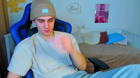 Snapshot of frank_mooree chatting on 12, 3, 2025 Frank online show from 12, 3, 2025