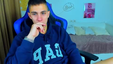 Snapshot of frank_mooree chatting on 9, 9, 2025 Frank online show from 9, 9, 2025