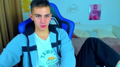 Snapshot of frank_mooree chatting on 15, 9, 2025 Frank online show from 15, 9, 2025