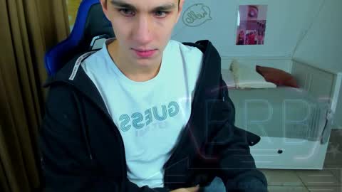 Snapshot of frank_mooree chatting on 17, 11, 2025 Frank online show from 17, 11, 2025