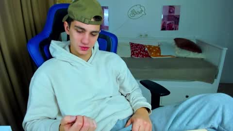 Snapshot of frank_mooree chatting on 29, 11, 2025 Frank online show from 29, 11, 2025