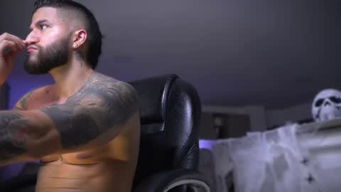 Snapshot of frankfarrellx chatting on 26, 10, 2025 Frank Farrell. Hey remember to give me a thumbs up Ty online show from 26, 10, 2025