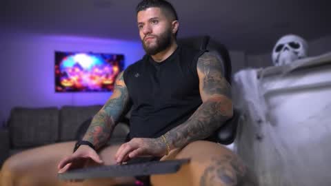 Snapshot of frankfarrellx chatting on 28, 10, 2025 Frank Farrell. Hey remember to give me a thumbs up Ty online show from 28, 10, 2025