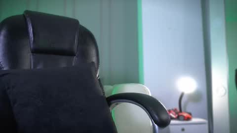 Snapshot of frankfarrellx chatting on 11, 11, 2025 Frank Farrell. Hey remember to give me a thumbs up Ty online show from 11, 11, 2025