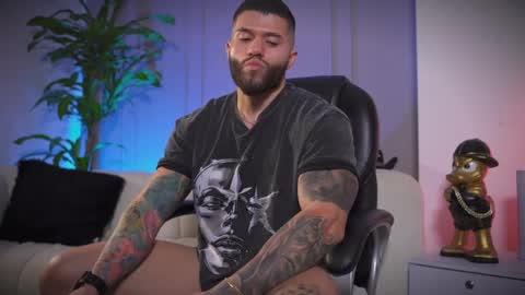 Snapshot of frankfarrellx chatting on 6, 4, 2026 Frank Farrell. Hey remember to give me a thumbs up Ty online show from 6, 4, 2026