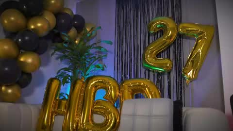 Snapshot of frankfarrellx chatting on 11, 4, 2026 Frank Farrell. Hey remember to give me a thumbs up Ty online show from 11, 4, 2026