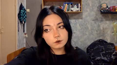 Snapshot of frankreyne chatting on 16, 11, 2025 Lily online show from 16, 11, 2025