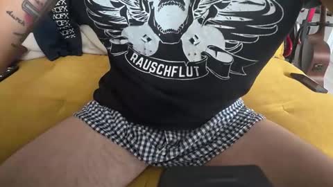 Snapshot of franky84 chatting on 14, 10, 2025 franky84 online show from 14, 10, 2025