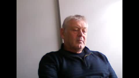 Snapshot of frannkboy61 chatting on 14, 5, 2026 frannkboy61 online show from 14, 5, 2026