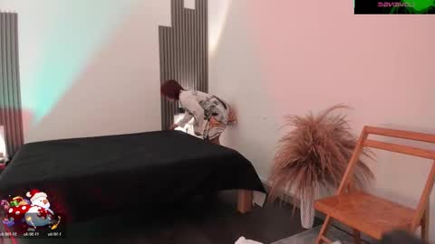 Snapshot of fransheskarossi chatting on 2, 12, 2025 Fransheska online show from 2, 12, 2025