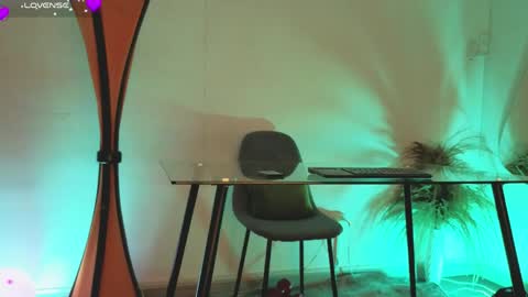 Fransheska online show from 8, 4, 2026