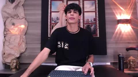 Snapshot of franvill_trato chatting on 25, 10, 2025 Franvill trato online show from 25, 10, 2025