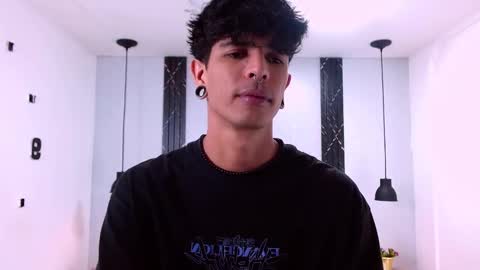 Snapshot of franvill_trato chatting on 28, 10, 2025 Franvill trato online show from 28, 10, 2025