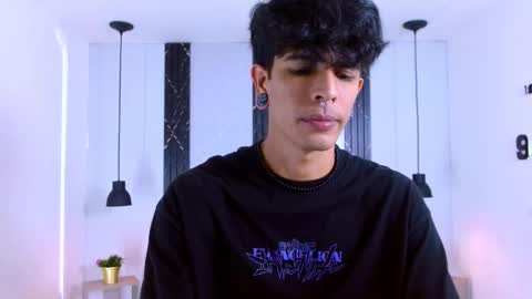 Snapshot of franvill_trato chatting on 3, 11, 2025 Franvill trato online show from 3, 11, 2025