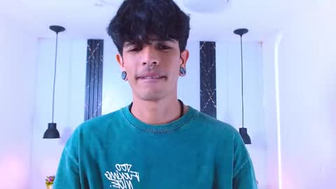 Snapshot of franvill_trato chatting on 8, 11, 2025 Franvill trato online show from 8, 11, 2025