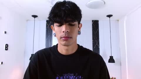 Snapshot of franvill_trato chatting on 13, 11, 2025 Franvill trato online show from 13, 11, 2025