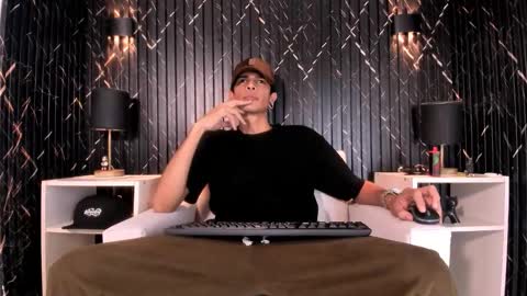 Snapshot of franvill_trato chatting on 19, 11, 2025 Franvill trato online show from 19, 11, 2025