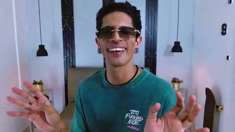 Snapshot of franvill_trato chatting on 22, 11, 2025 Franvill trato online show from 22, 11, 2025