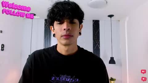 Snapshot of franvill_trato chatting on 4, 12, 2025 Franvill trato online show from 4, 12, 2025