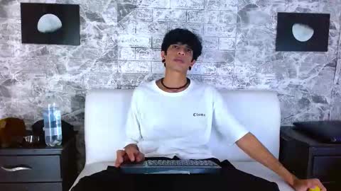 Snapshot of franvill_trato chatting on 15, 12, 2025 Franvill trato online show from 15, 12, 2025