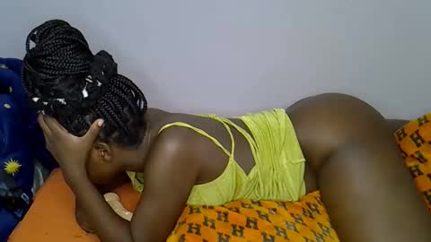 Snapshot of freakie_sissy chatting on 1, 10, 2025 kiki online show from 1, 10, 2025