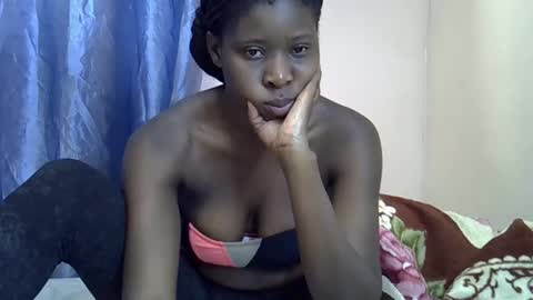 Snapshot of freakie_sissy chatting on 12, 10, 2025 kiki online show from 12, 10, 2025