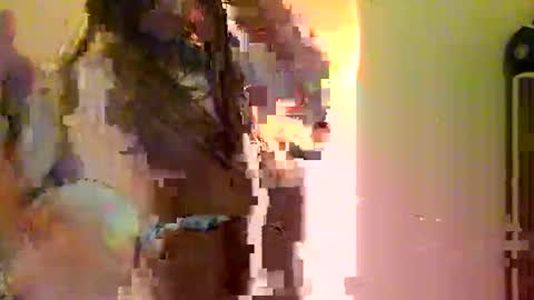 Squirrel twink online show from 5, 11, 2025