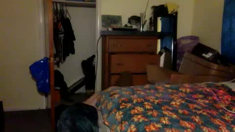 Squirrel twink online show from 4, 12, 2025