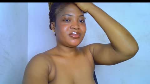 Snapshot of freaky_thickass chatting on 28, 9, 2025 Lily online show from 28, 9, 2025