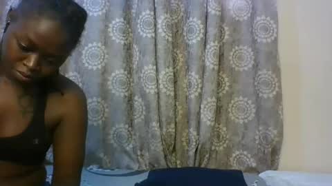 Snapshot of freakybeauties chatting on 24, 10, 2025 Freakies online show from 24, 10, 2025