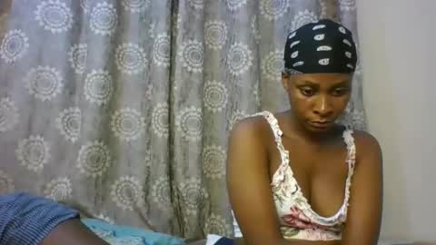 Snapshot of freakybeauties chatting on 28, 10, 2025 Freakies online show from 28, 10, 2025