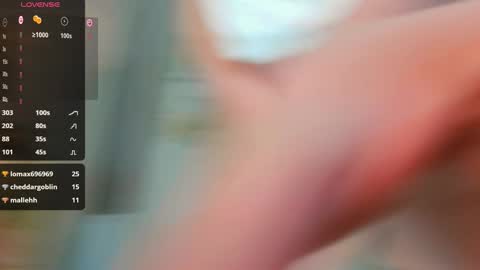 Snapshot of freckle_diyana chatting on 8, 2, 2025 Diyana online show from 8, 2, 2025