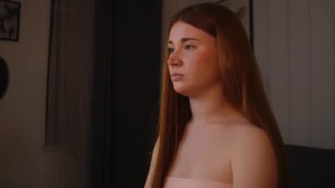 Snapshot of freckle_diyana chatting on 26, 9, 2025 Diyana online show from 26, 9, 2025