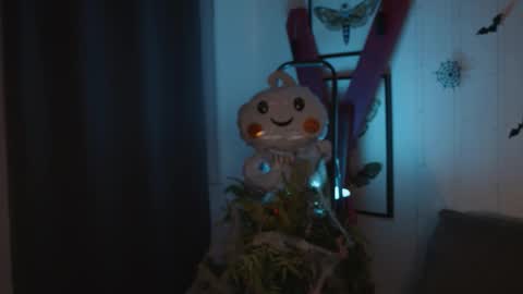 Snapshot of freckle_diyana chatting on 28, 10, 2025 Diyana online show from 28, 10, 2025