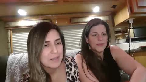 Snapshot of freckles4444 chatting on 28, 11, 2025 freckles4444 online show from 28, 11, 2025