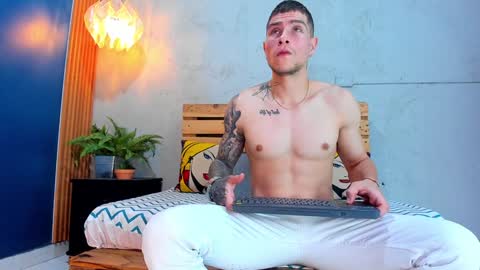 Snapshot of french_sexx chatting on 8, 1, 2025 Xavier online show from 8, 1, 2025