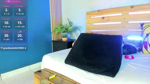 Snapshot of french_sexx chatting on 8, 2, 2025 Xavier online show from 8, 2, 2025