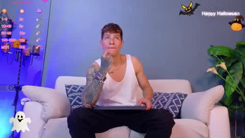 Snapshot of french_sexx chatting on 16, 10, 2025 Xavier online show from 16, 10, 2025