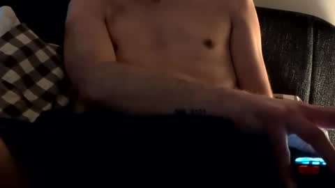 Snapshot of frenchymontreal chatting on 12, 1, 2026 frenchymontreal online show from 12, 1, 2026