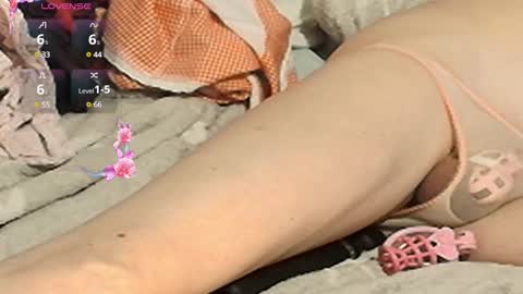 Snapshot of frenulumsnap chatting on 2, 2, 2025 Meadow online show from 2, 2, 2025