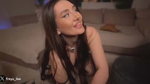 Freya online show from 1, 3, 2025