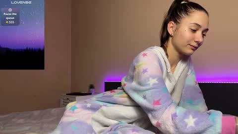 FreyaOliver online show from 18, 12, 2025