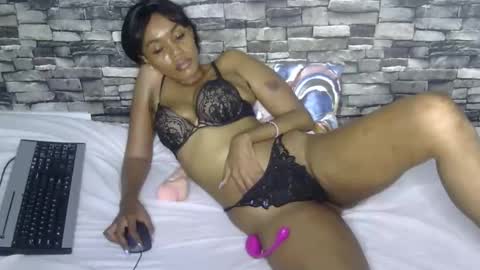 Snapshot of frianebony chatting on 7, 11, 2025 Frian online show from 7, 11, 2025