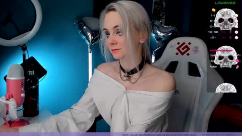 Snapshot of frida_fortune chatting on 28, 1, 2025 Frida A boost to fortune for the one who gives a thumbs up and a bonus lucky for those who support me by joining the fanclub online show from 28, 1, 2025