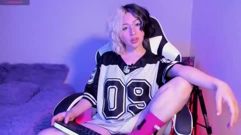 frida_lassi_ online show from 5, 10, 2025