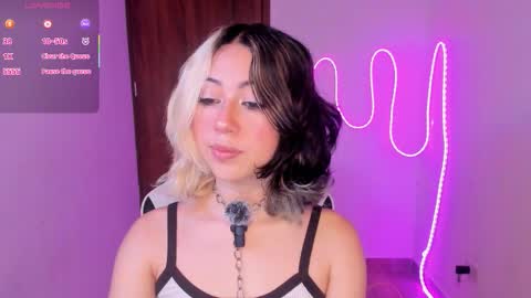 frida_lassi_ online show from 5, 12, 2025