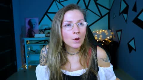 Snapshot of fridatander chatting on 22, 12, 2024 Frida Tander online show from 22, 12, 2024